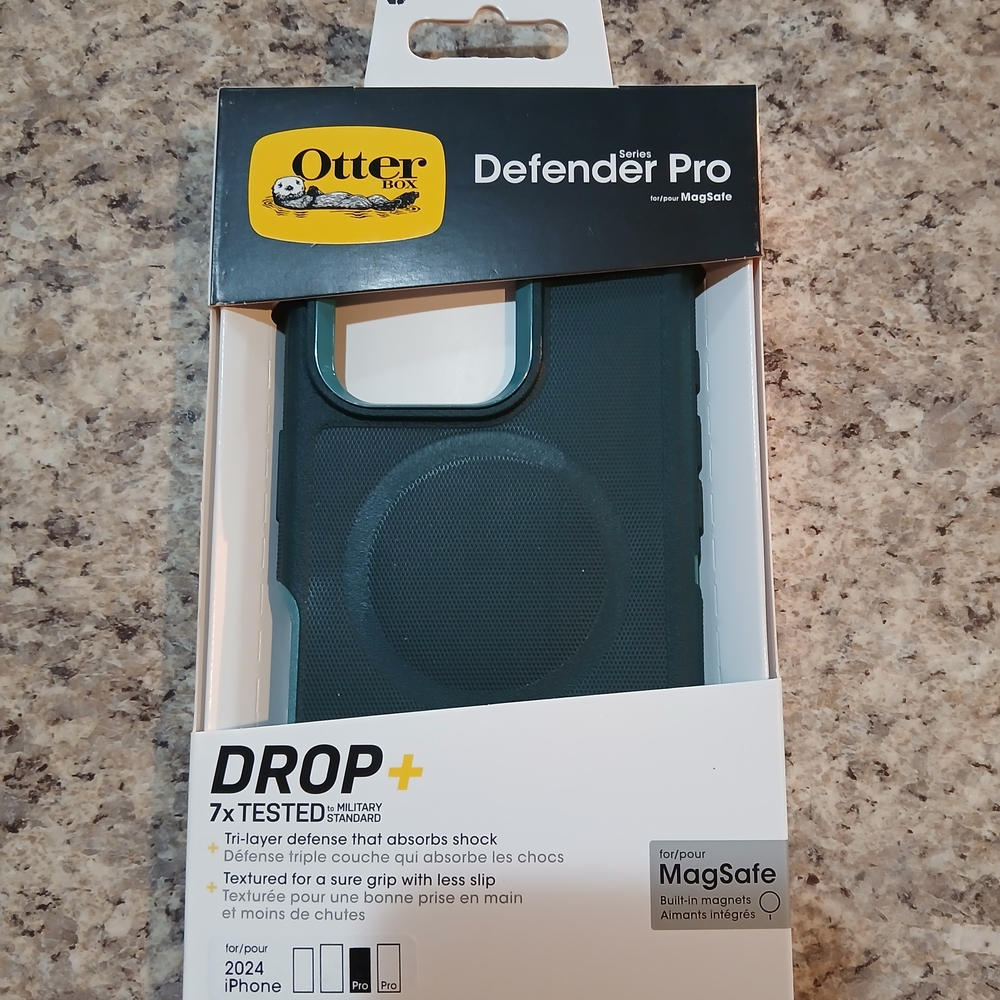 OtterBox Defender Pro Series Case for iPhone - Dark Green